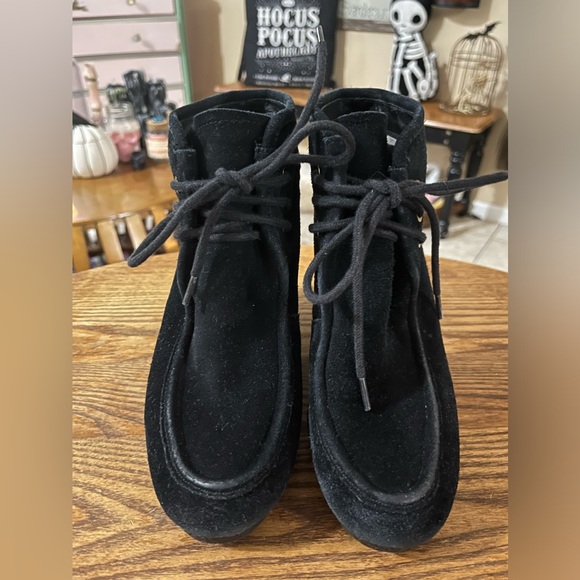 Michael Kors Black Suede Wedge Booties Boots Size 7.5 - Picture 2 of 8